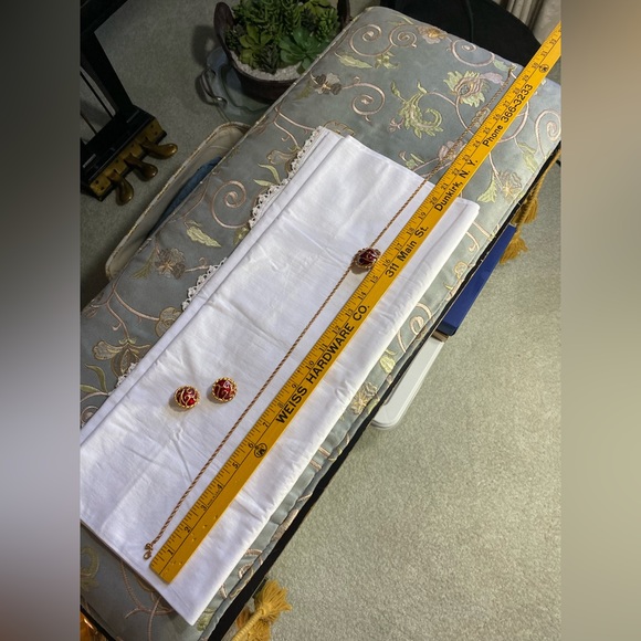 Hutton Wilkinson Jewelry Set. Necklace with matching clip on earrings NRFB - Picture 11 of 17